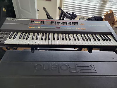 Roland JUNO-106 61-Keys 6 Voice Programmable Polyphonic Synthesizer • $1025