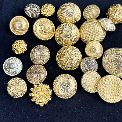 Buttons Vintage Gold Tone  Brass Shank Metal Basket Weave Button   Lot   61 • $5