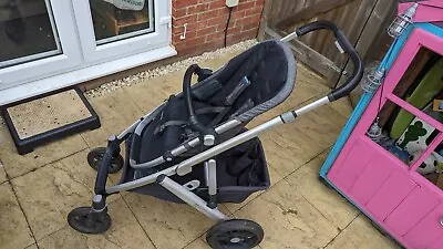 Uppababy Vista Pram 2019 Travelsystem With Bassinet And Accessories In Grey  • £220