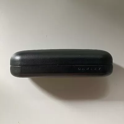 $10.96 • Buy OAKLEY BLACK HARD LEATHER CLAMSHELL GLASSES CASE 160 X 50 X 40mm