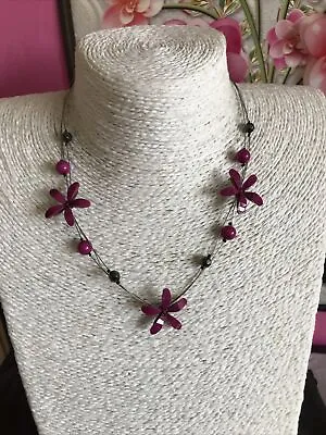 Pretty Cerise Flower Illusion Collar Necklace  • £1.99