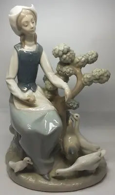 £9.99 • Buy Nao Lladro Figurine  Lady Feeds Ducks  (Used - VGC)