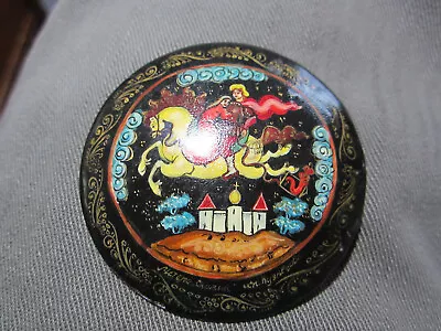 VINTAGE RUSSIAN LACQUER WOOD PIN BROOCH FIRE BIRD FAIRY TALE SCENE Jewelry • $12.39