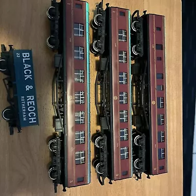 3 Hornby OO Gauge LMS 3rd Class Coaches • £11.48