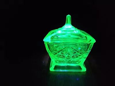 Green Uranium/Vaseline Glass Trinket Box With Lid Good Condition • £20