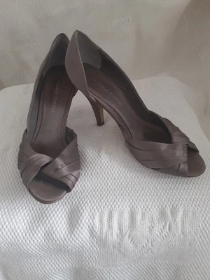£2.50 • Buy Womens Shoes, Roland Cartier, Size 5,  Used, 4  Heel, Taupe Satin