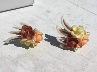 Vintage Unsigned SCREW ON Clip On Earrings Estate Flower Elegant Floral  • $6.07
