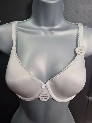 New Ex M&S Memory Foam Bra 32D White Lace Detail • £11.99