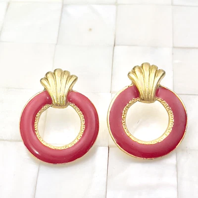 $3.99 • Buy Red Enamel Dangle Drop Circle Earrings Gold Tone The Vintage Strand Lot #9744