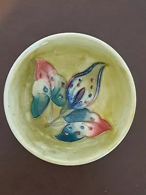 £40 • Buy Small Moorcroft Footed Bowl/dish 'arum Lily' On Yellowy Green Ground 