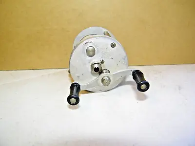 Vintage Pflueger Trusty No. 1933 Bait Casting Fishing Reel • $33.74