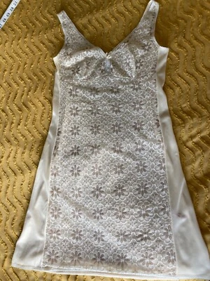 £5 • Buy Vintage 60’s MOD Mini Boudoir