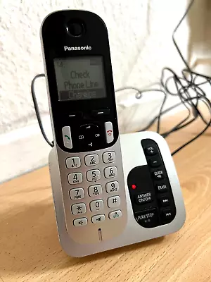 PANASONIC Silver CORDLESS PHONE Telephone Model: KX-TGC220E With Answer Machine • £0.99