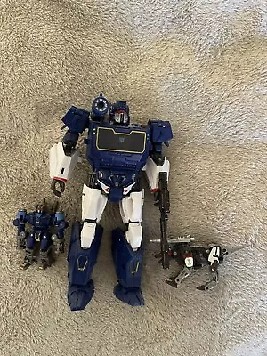 Transformers Studio Series 83 Soundwave Bumblebee  • $50