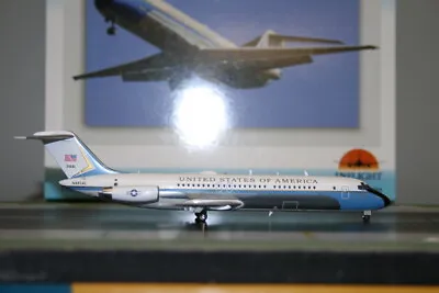 Inflight200 1:200 USAF Douglas VC-9 (DC-9) N681AL (IFVC9USAF81) Air Force Two • $129.18