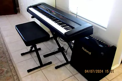 Roland RD-600  88 Key Stage Piano SKB Hard Case & 100W Amp. • $1200