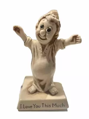 Russ Berries & CO Inc   I Love You This Much  1968 Figurine 5  • $11.49