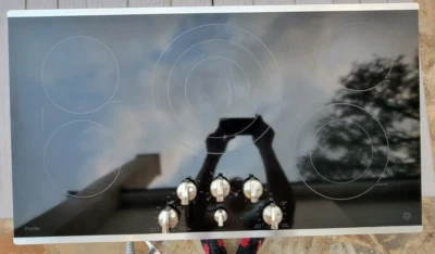 $599 • Buy GE Profile 36  Stainless Electric Cooktop PP7036SJ1SS