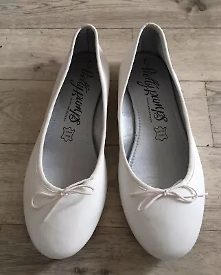 M&S Ladies White Leather Pretty Pump Flat Shoes Size 7 • £6.99