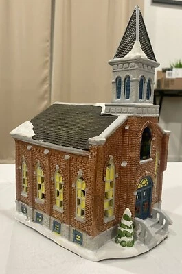 $20 • Buy Vintage Holiday Lighted Porcelain Christmas Village Church