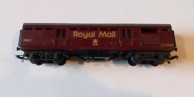 Triang OO Gauge R253 - BR Operating Royal Mail Coach 84252 • £8.49