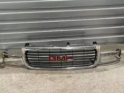 2000 GMC SIERRA 1500 OEM Front Bumper Grille 15747828 1999-2002 • $199.99