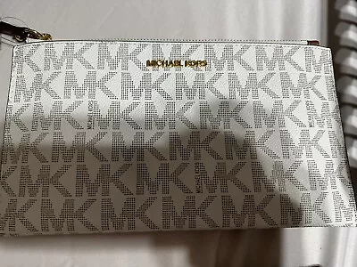 NWOT  MICHAEL KORS JET SET LG ZIP CLUTCH  MK LOGO VANILLA LUGGAGE Wristlet • $59.99