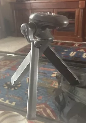 Quantaray Pocket Tripod QT-75 • $5.60