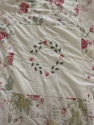 Cottage Bedspread For Single Bed VGC • £10