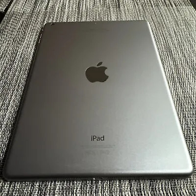 Apple IPad Air 1st 16GB Wi-Fi 9.7  Tablet A1474. Space Gray • $67.77