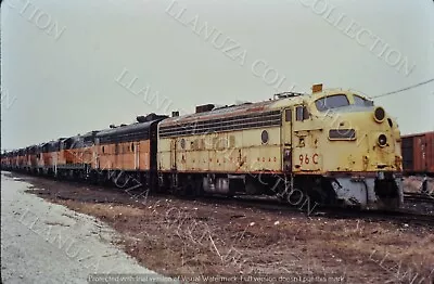 Original Slide Milwaukee Road  F-units At Bensenville IL April 1983 • $5