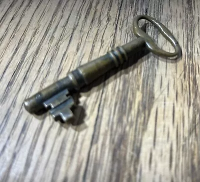 $0.99 • Buy Old Used Vintage Antique Brass Skeleton Keys Door Cabinet Furniture Lock Ornate