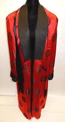 Vintage Quilted Red & Black Hong Kong Silk Smoking Jacket Robe ~ Ying Tai Co. • $219.95