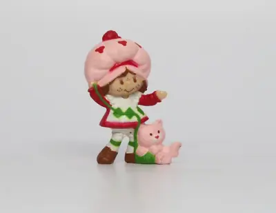 Vintage Strawberryland Strawberry Shortcake Playing With Custard Miniature 1983 • $29.95