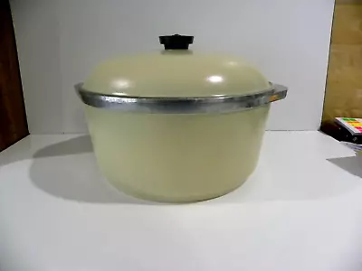 Vintage Club Aluminum Harvest Gold 8 Quart Dutch Oven Roaster X Large • $60