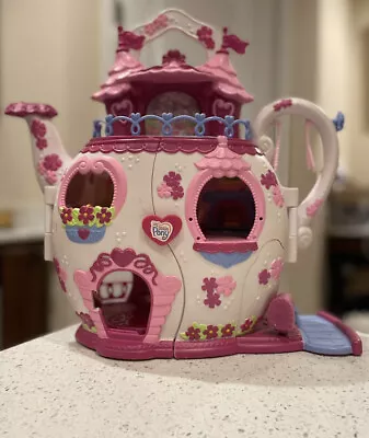 My Little Pony Rainbow Dash’s Teapot House Palace 2006 • $21