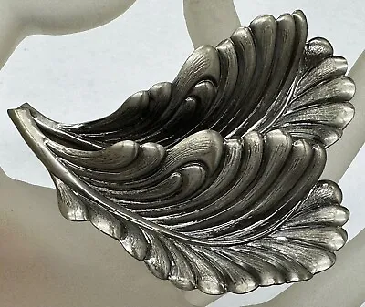 Vintage Silver Tone Scarf Clip Oak Leaf Art Deco Stye Signed • $11.99