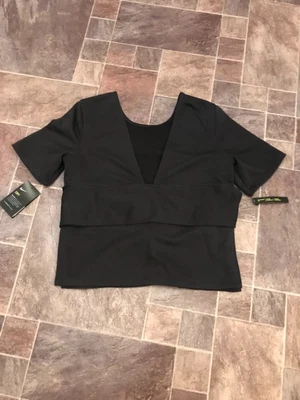 £10 • Buy Nike Studio Dry Orginals Top  Uk M