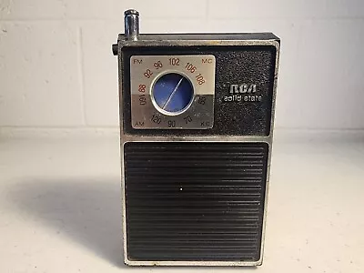 Vintage RCA Solid State AM/FM Radio • $20