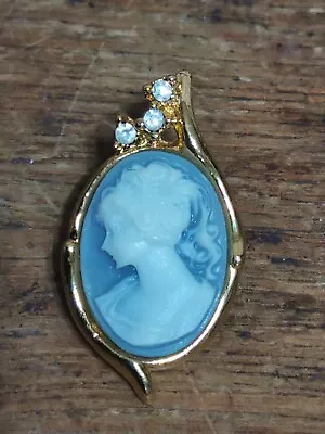 New Blue Cameo Brooch With Gold-coloured Settings And Diamontes.  • £2