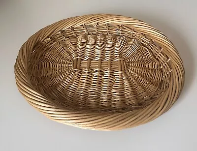 Vintage Oval Flat Wicker Basket 17” • $16