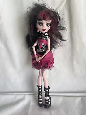 Mattel Original Monster High Doll Picture Day Draculaura 2012 • $38.95