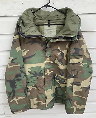 VTG 90s US Military Cold Weather Woodland Camo Goretex Parka Jacket Medium 1992 • $10.50