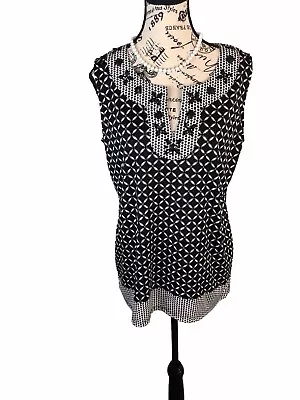 RQT Womens Large Black And White Sleeveless Blouse Embellished Front • $18.95