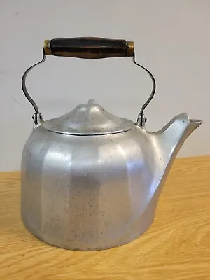 Wagner Ware Sidney Colonial Tea Kettle 6 Quarts W/ Wood Handle Spout & Lid • $24.99