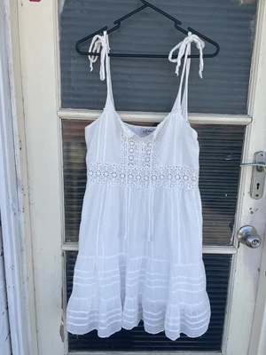 $35 • Buy Arnhem White Mini Dress Size 8