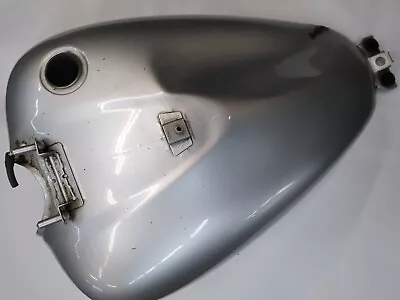 2006 Kawasaki Vulcan 900 OEM GAS TANK FUEL PETROL RESERVOIR • $202.97