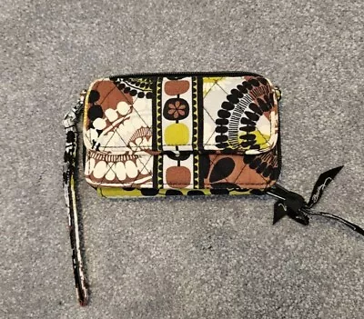 VERA BRADLEY COCOA MOSS WRISTLET-Pre Owned-In Excellent Condition • $12