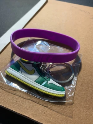$8 • Buy Sneakers Key-Chains 2D  Retro Shoe Key Chain , Still Sealed , With Bracelet 
