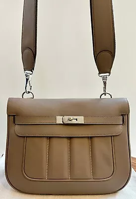 $6950 • Buy HERMES Berline 28 Crossbody Leather Handbag